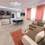 Luxury Two-bedroom By The Sea U Kalu Apartmán