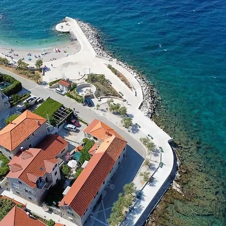 Luxury Two-bedroom By The Sea U Kalu Postira