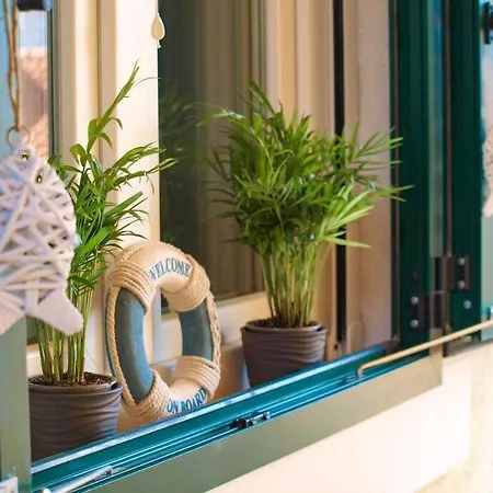 Apartment Luxury Two-bedroom By The Sea U Kalu Postira