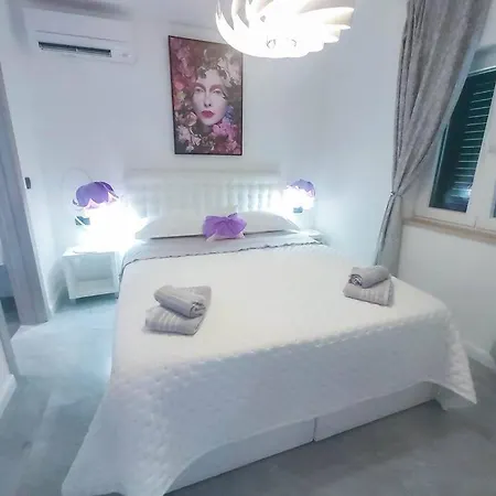 Apartman Luxury Two-bedroom By The Sea U Kalu