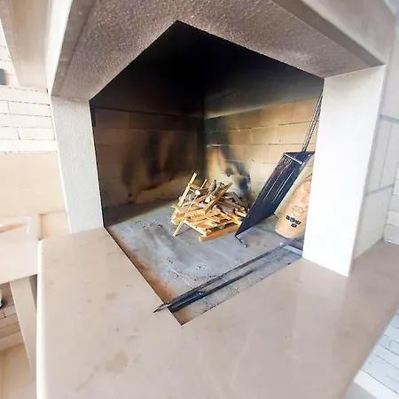 Apartment Luxury Two-bedroom By The Sea U Kalu Postira