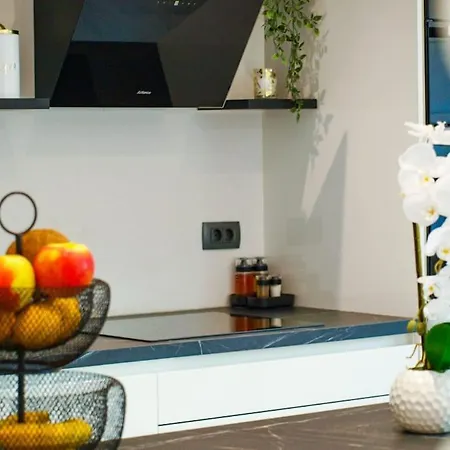 Apartman Luxury Two-bedroom By The Sea U Kalu *