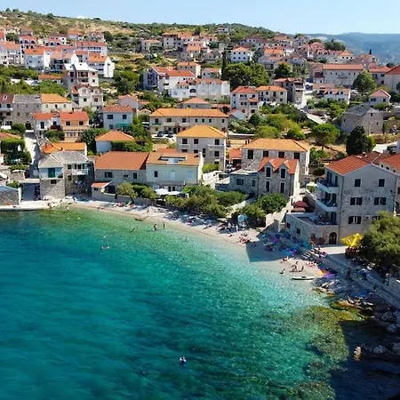 Luxury Two-bedroom By The Sea U Kalu *